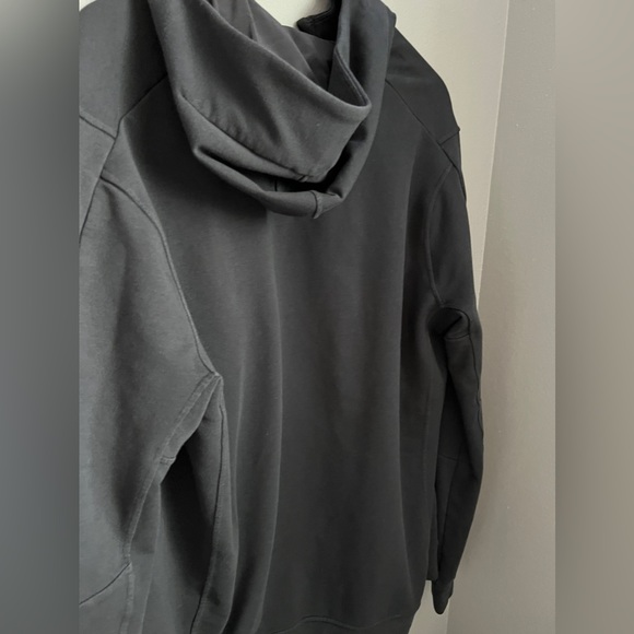 Lululemon Sweatshirt - Picture 7 of 7